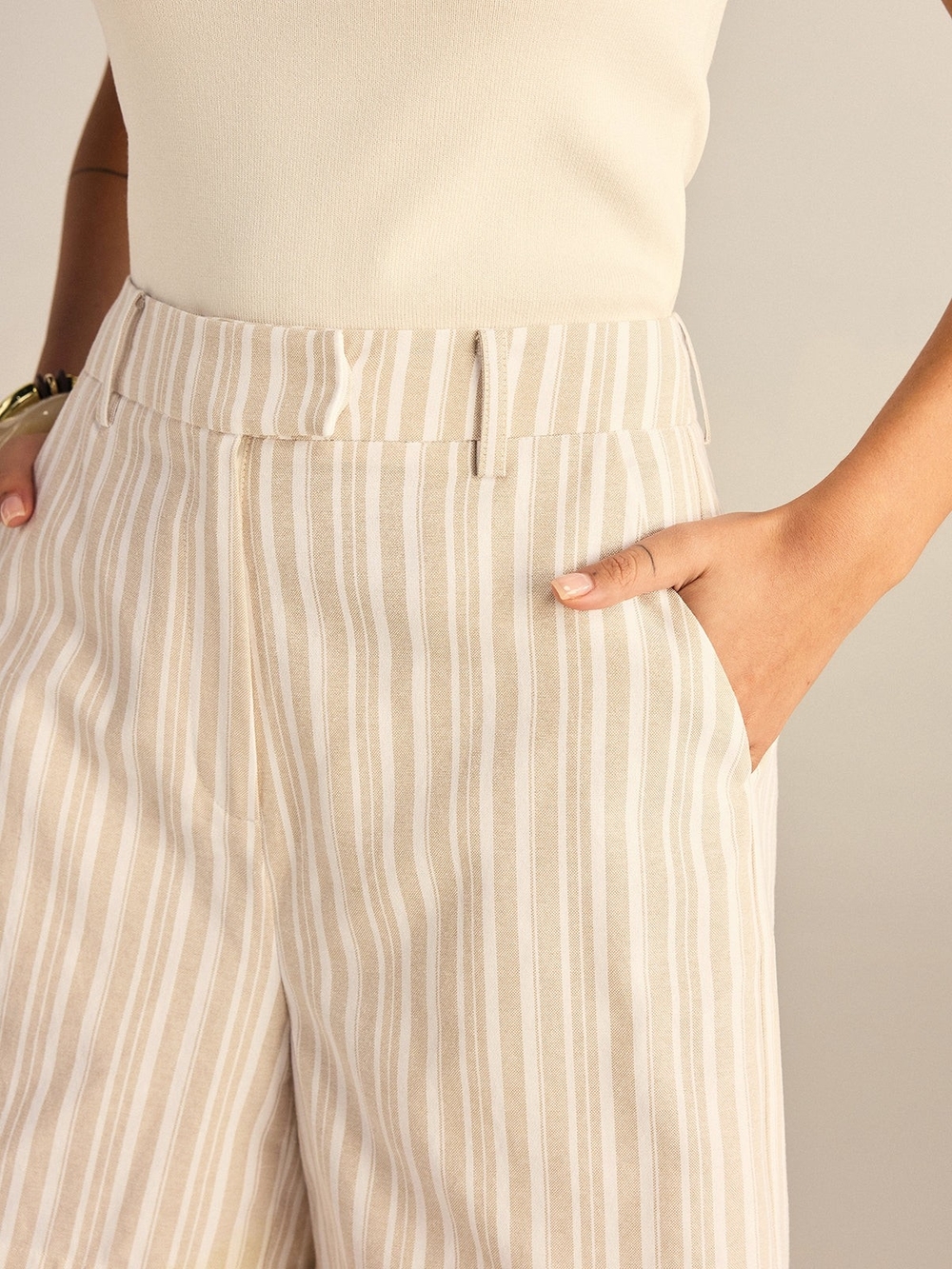 Commense Tan & Cream Striped Mid-Waist Shorts - Picture 3 of 6